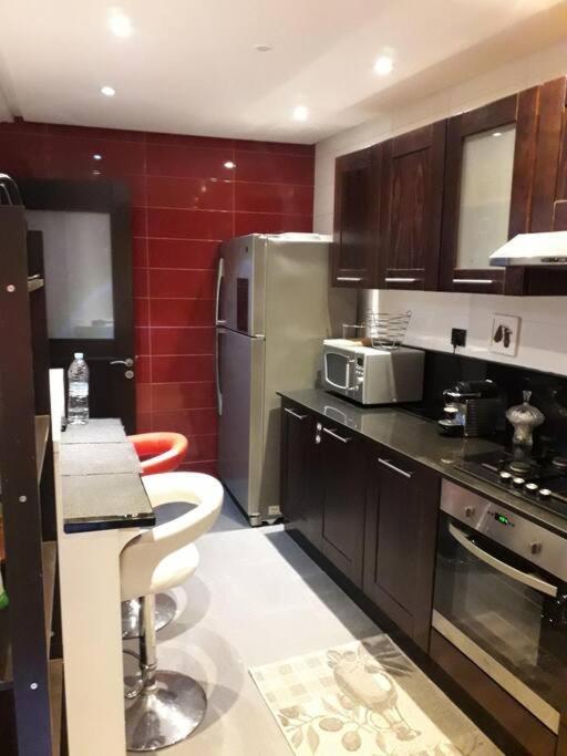 Stylish Gueliz Apartment With Beautiful Terrace マラケシュ エクステリア 写真