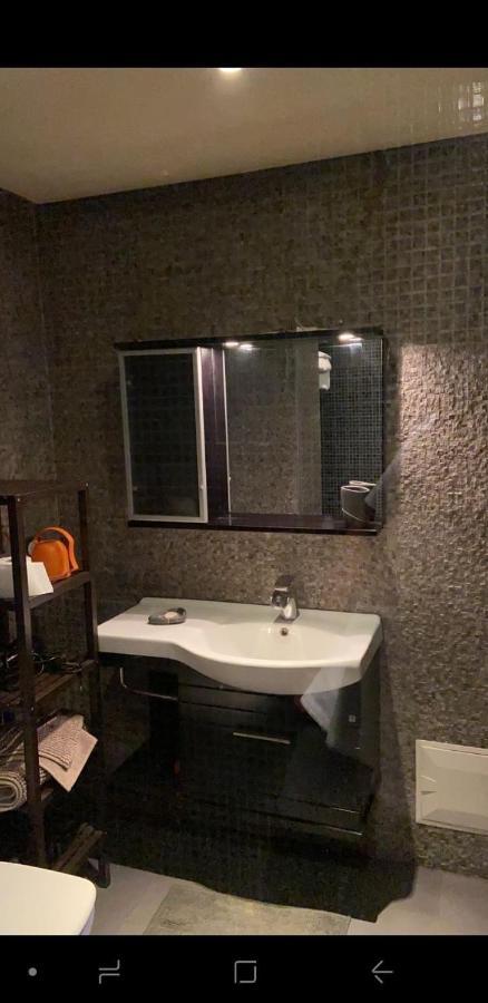 Stylish Gueliz Apartment With Beautiful Terrace マラケシュ エクステリア 写真